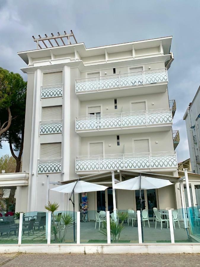 Hotel Vela D'Oro Riccione Exterior photo