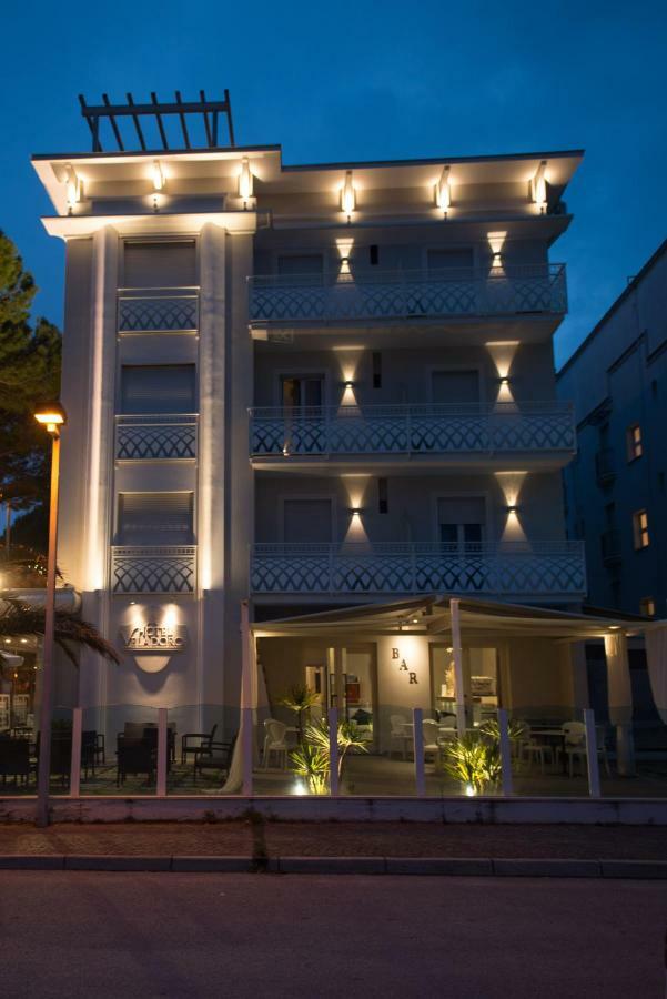 Hotel Vela D'Oro Riccione Exterior photo